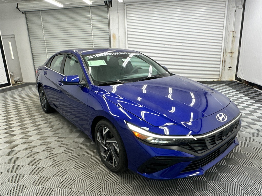 2025 Hyundai Elantra SEL Convenience photo 7