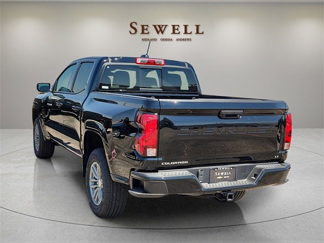 2024 Chevrolet Colorado LT photo 4