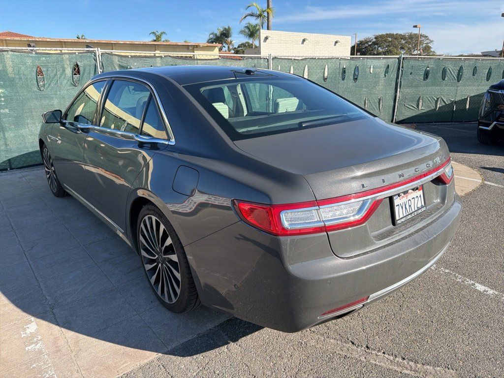 2017 Lincoln Continental Black Label photo 4