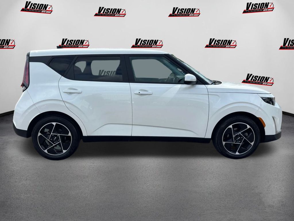 2023 Kia Soul EX photo 4