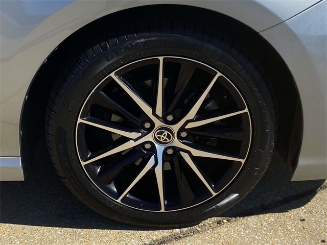 2022 Toyota Camry SE photo 4