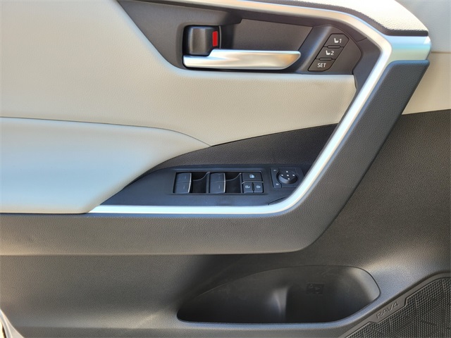 2023 Toyota RAV4 Hybrid XLE Premium photo 27