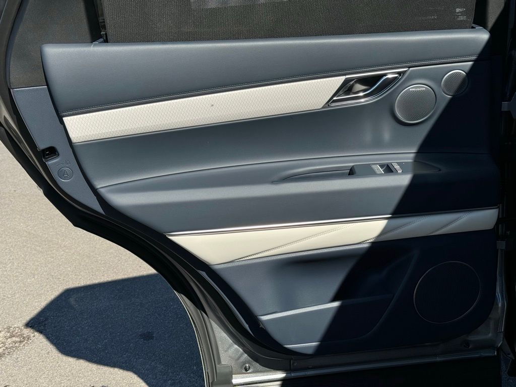 2025 Genesis GV80 3.5T Prestige photo 17