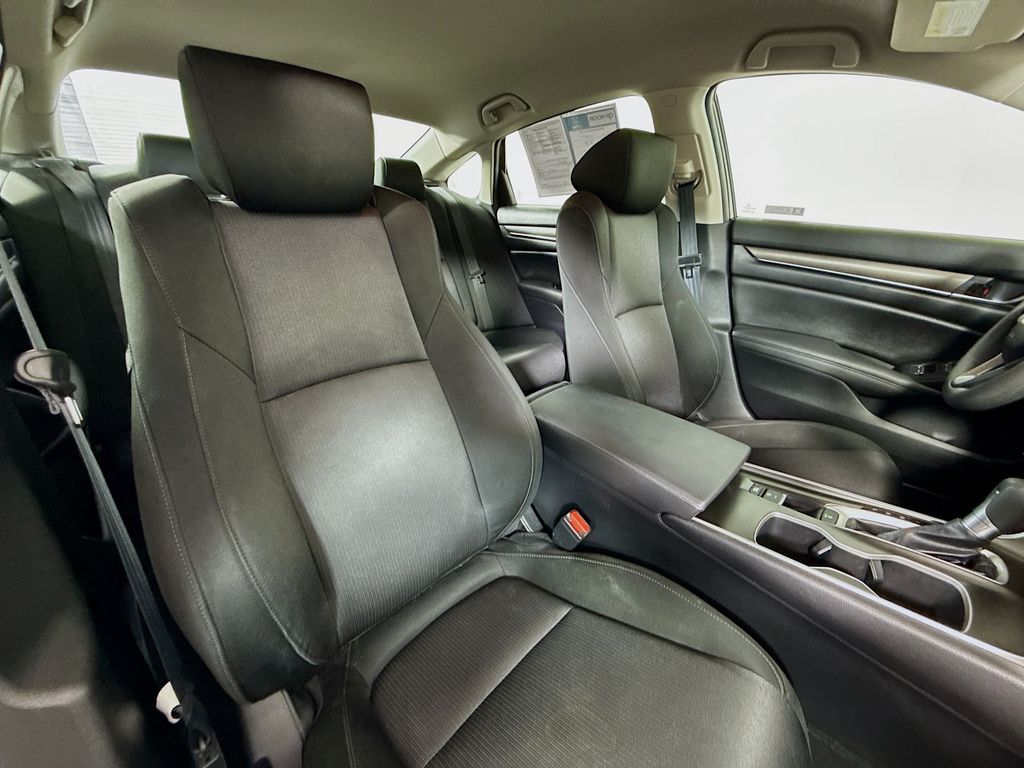 2019 Honda Accord LX 1.5T photo 24