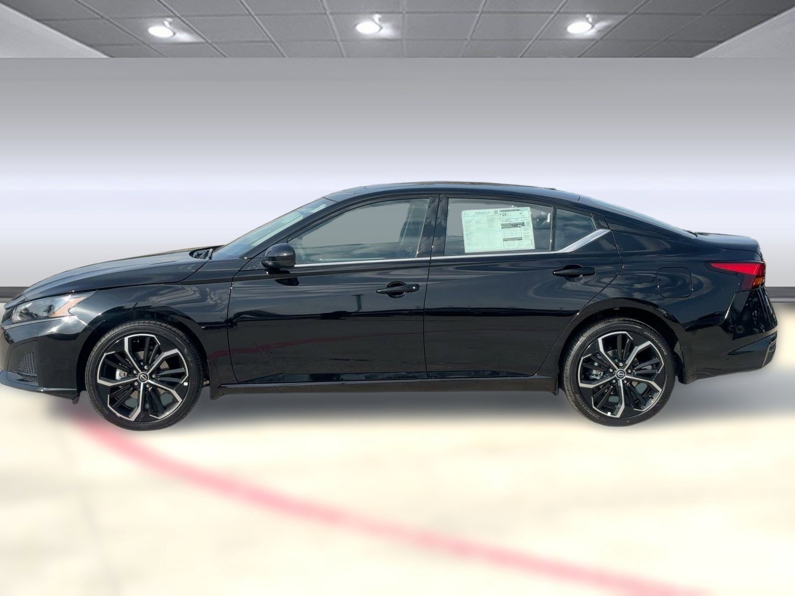 2025 Nissan Altima SR photo 2