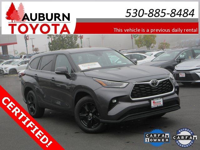 2024 Toyota Highlander LE's photo