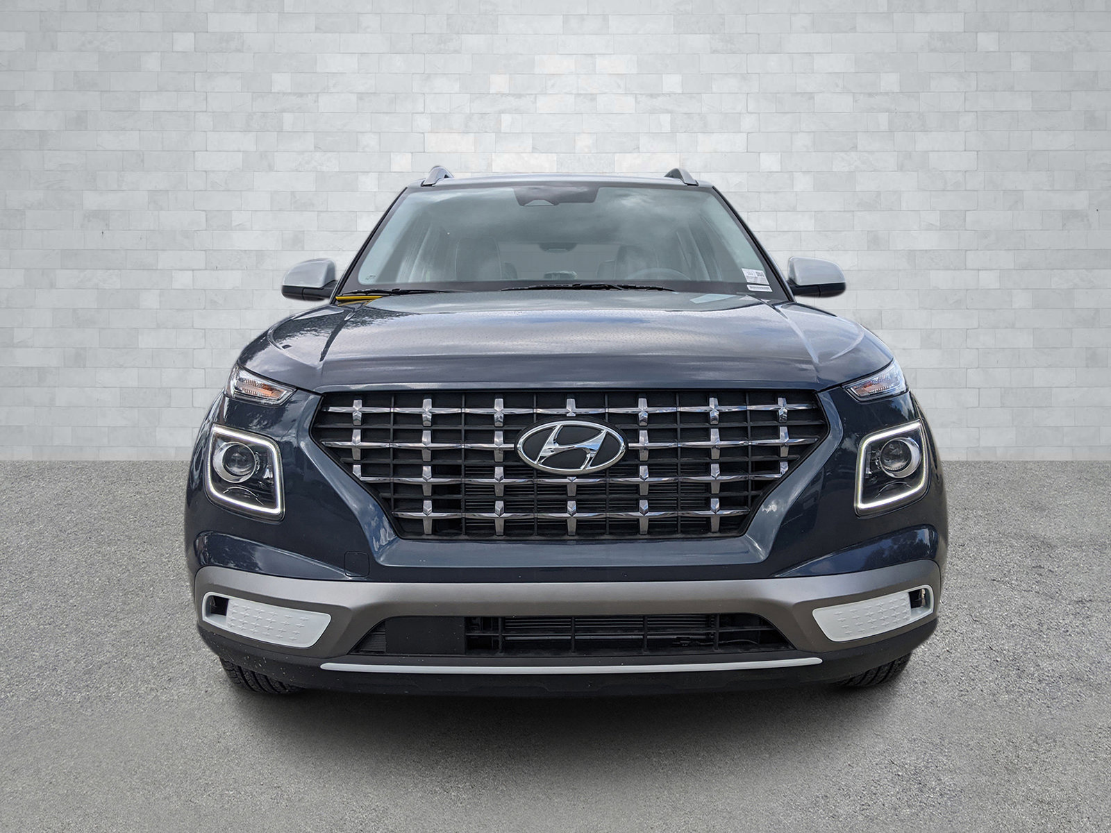 2025 Hyundai Venue SEL Limited photo 2