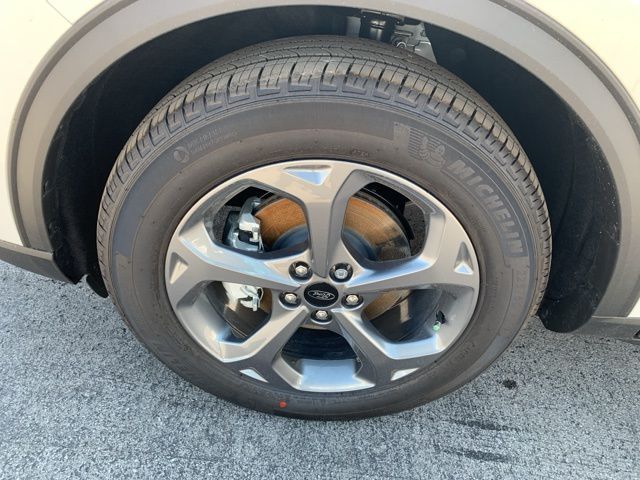 2025 Ford Escape ST-Line photo 9