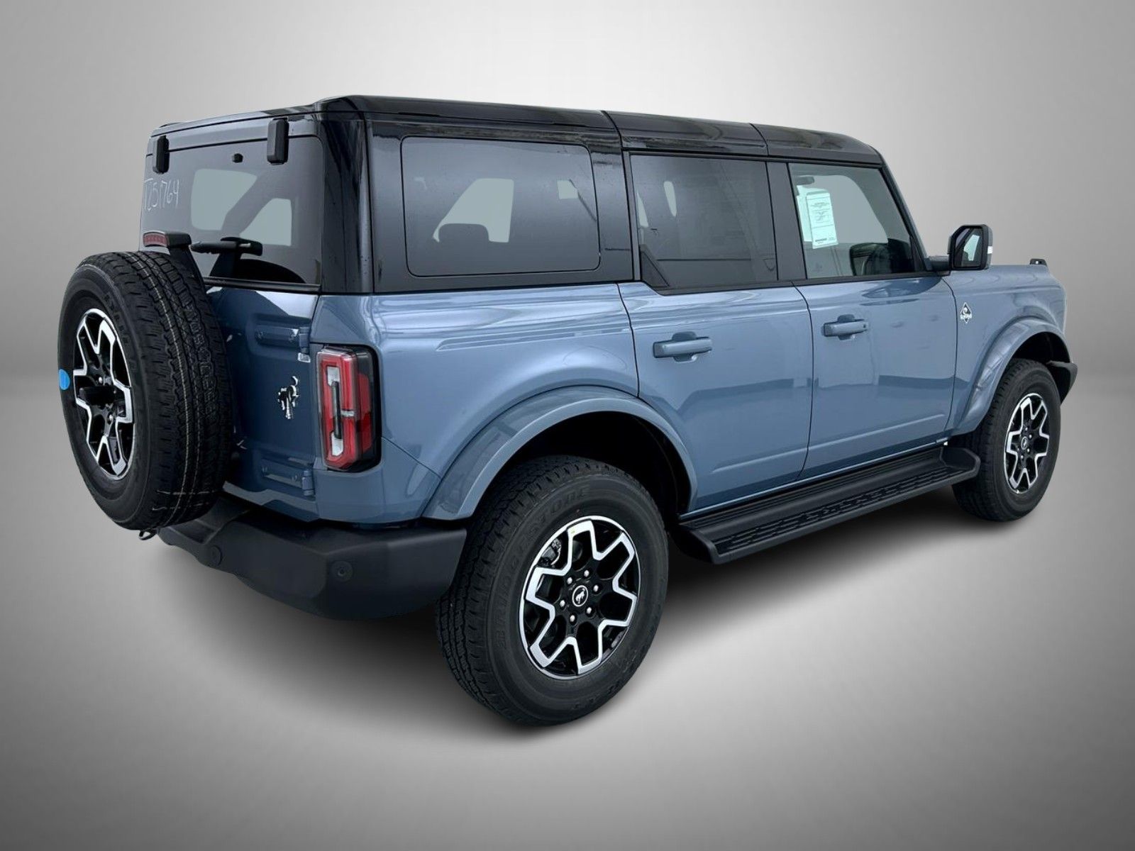 2025 Ford Bronco Outer Banks photo 5
