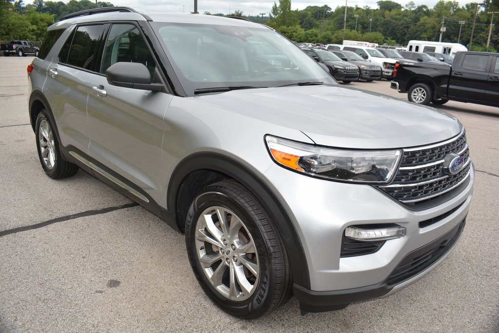2021 Ford Explorer XLT photo 3