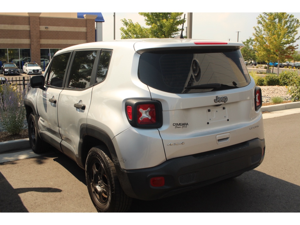 2021 Jeep Renegade Sport photo 2