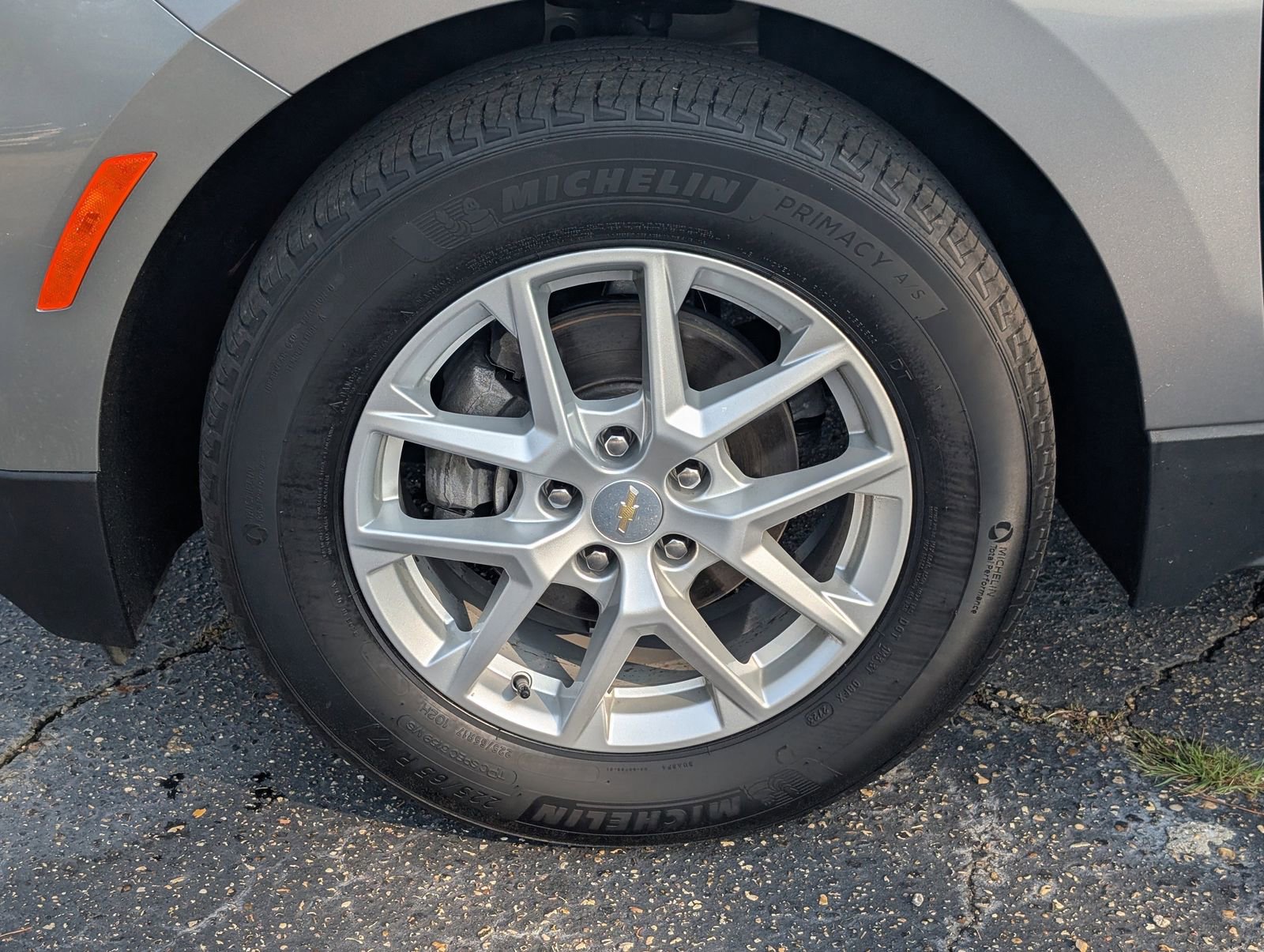 2024 Chevrolet Equinox LS photo 9