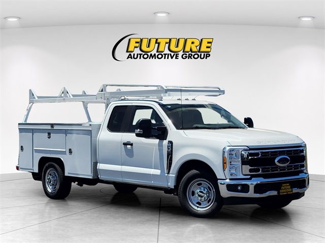 2025 Ford F-350 Super Duty Chassis Cab
