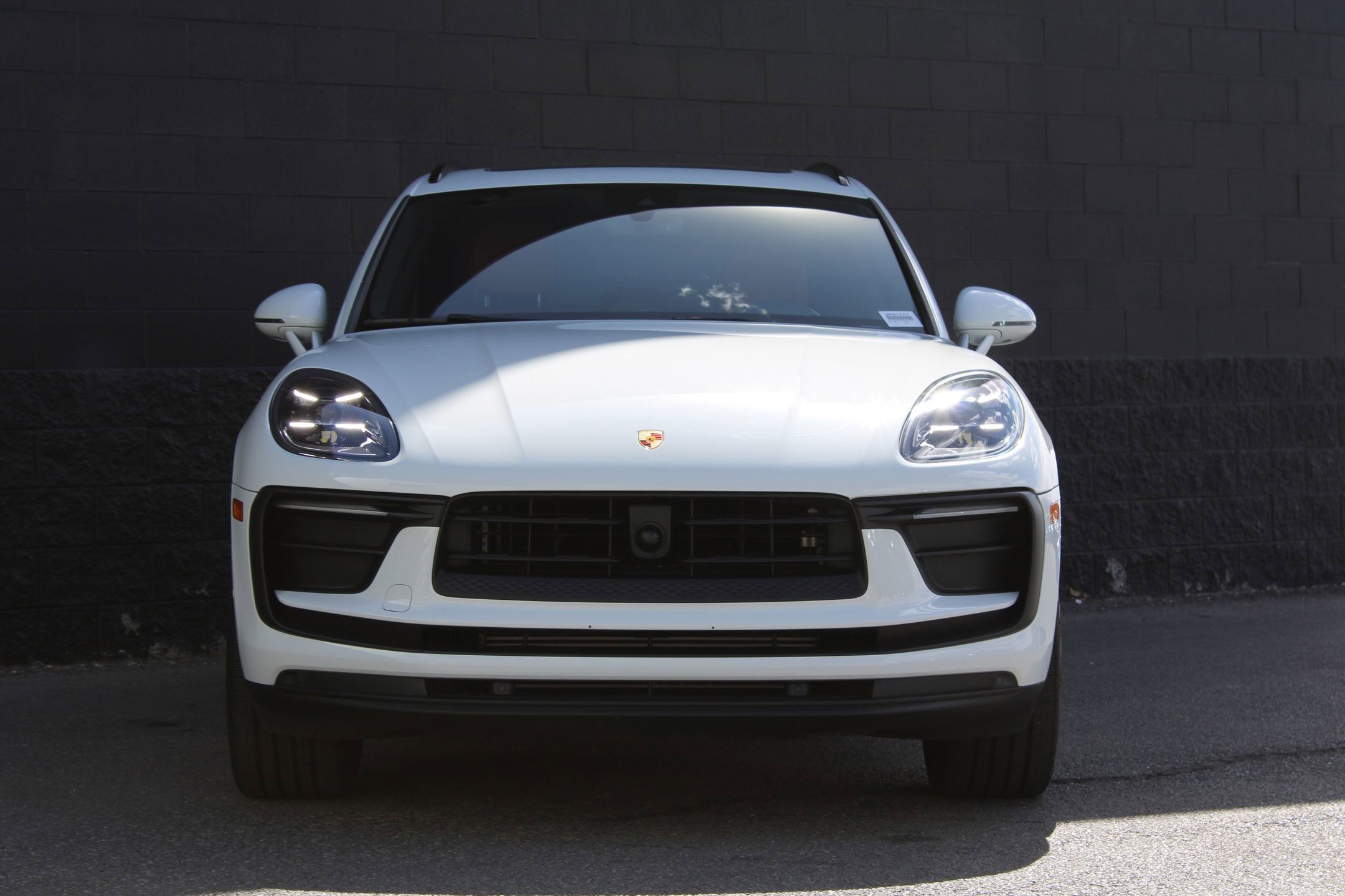 2023 Porsche Macan T photo 6