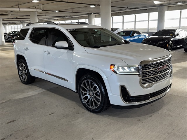 2022 GMC Acadia Denali's photo
