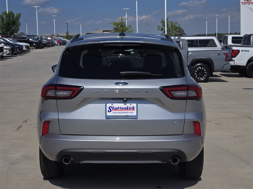 2024 Ford Escape ST-Line photo 5