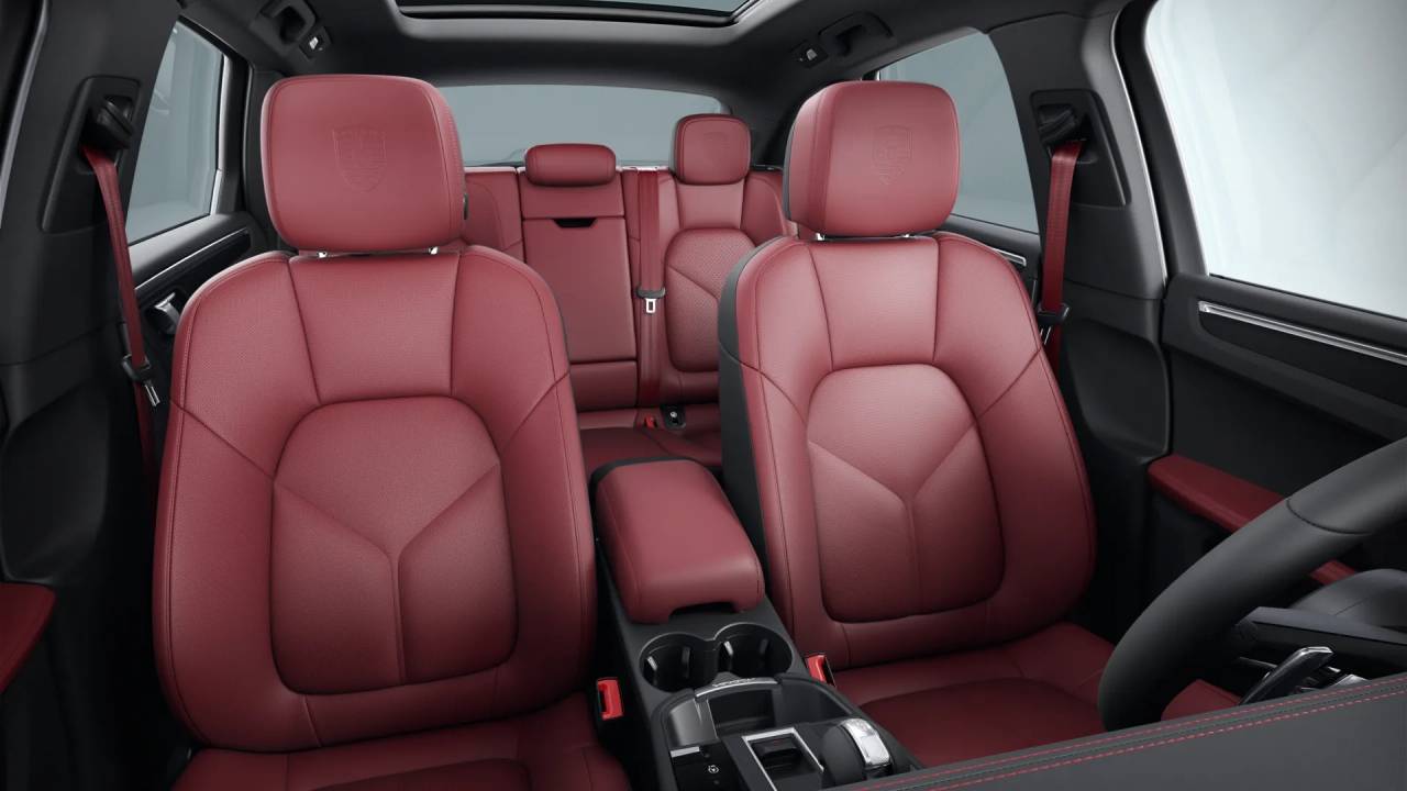 2026 Porsche Macan T photo 10