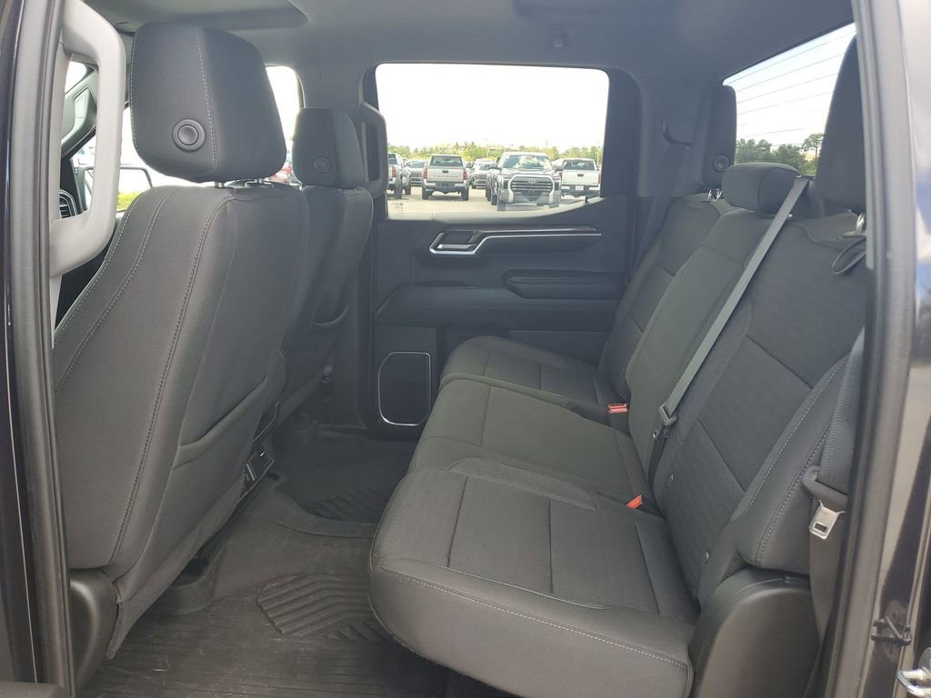 2022 Chevrolet Silverado RST photo 23