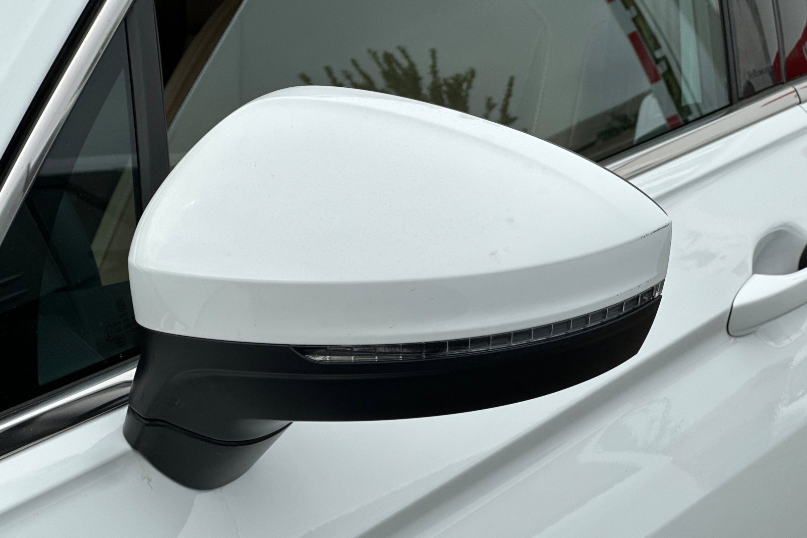 2022 Volkswagen Tiguan SE photo 10
