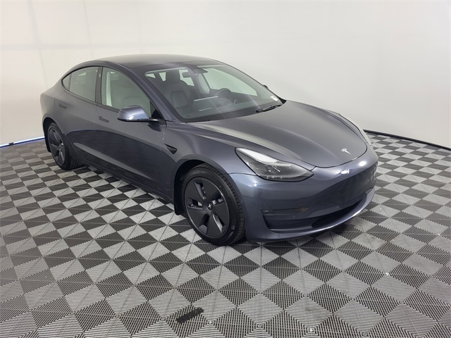 2022 Tesla Model 3 Long Range photo 3