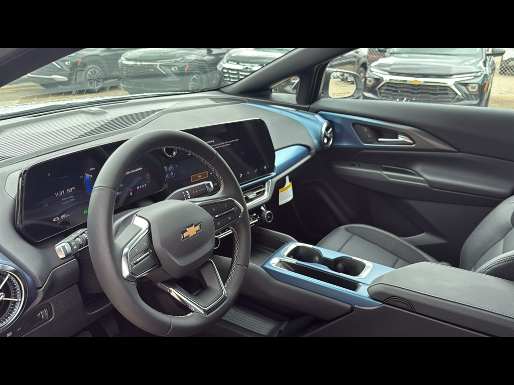 2025 Chevrolet Equinox EV 1LT photo 8