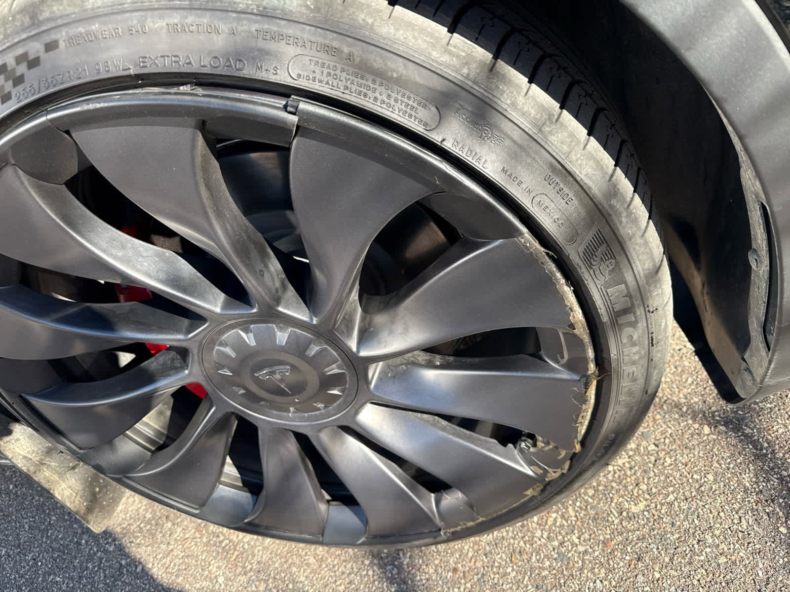 Used 2024 Tesla Model Y Performance with VIN 7SAYGDEF7RF021707 for sale in Golden Valley, MN