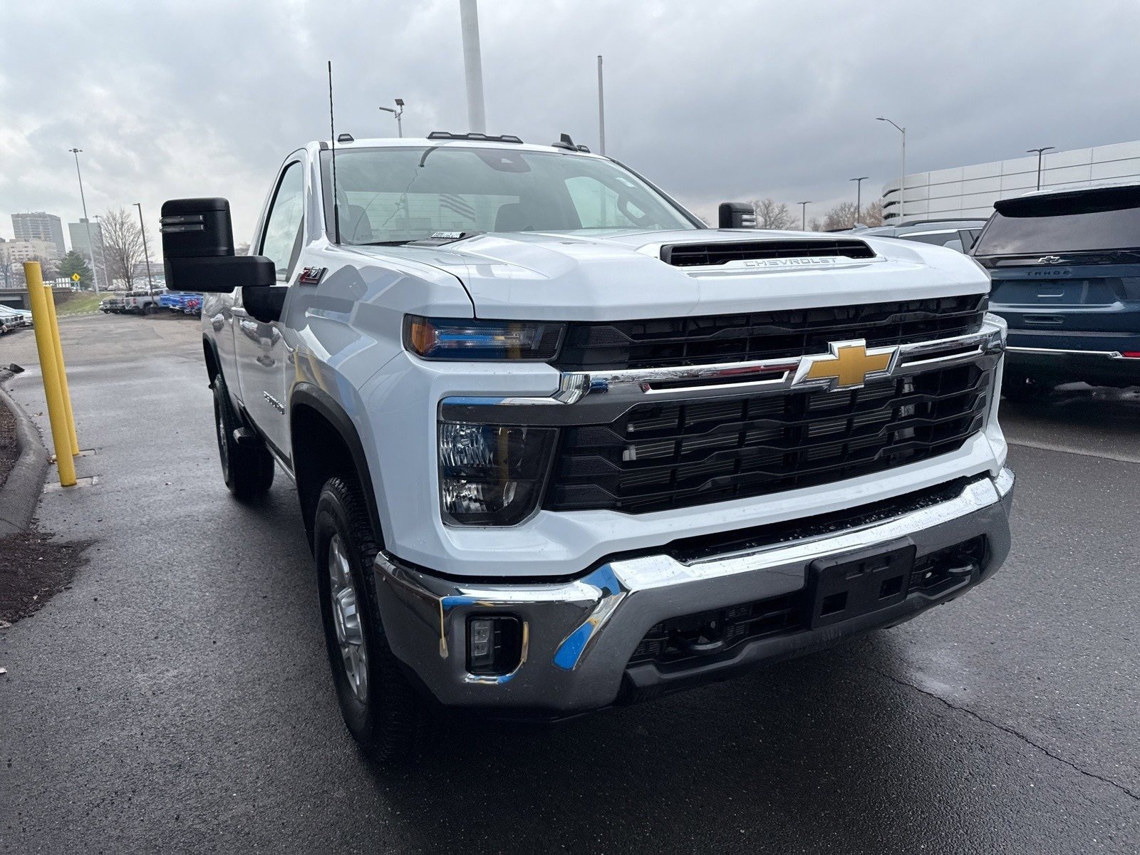 2025 Chevrolet Silverado 2500HD LT photo 3