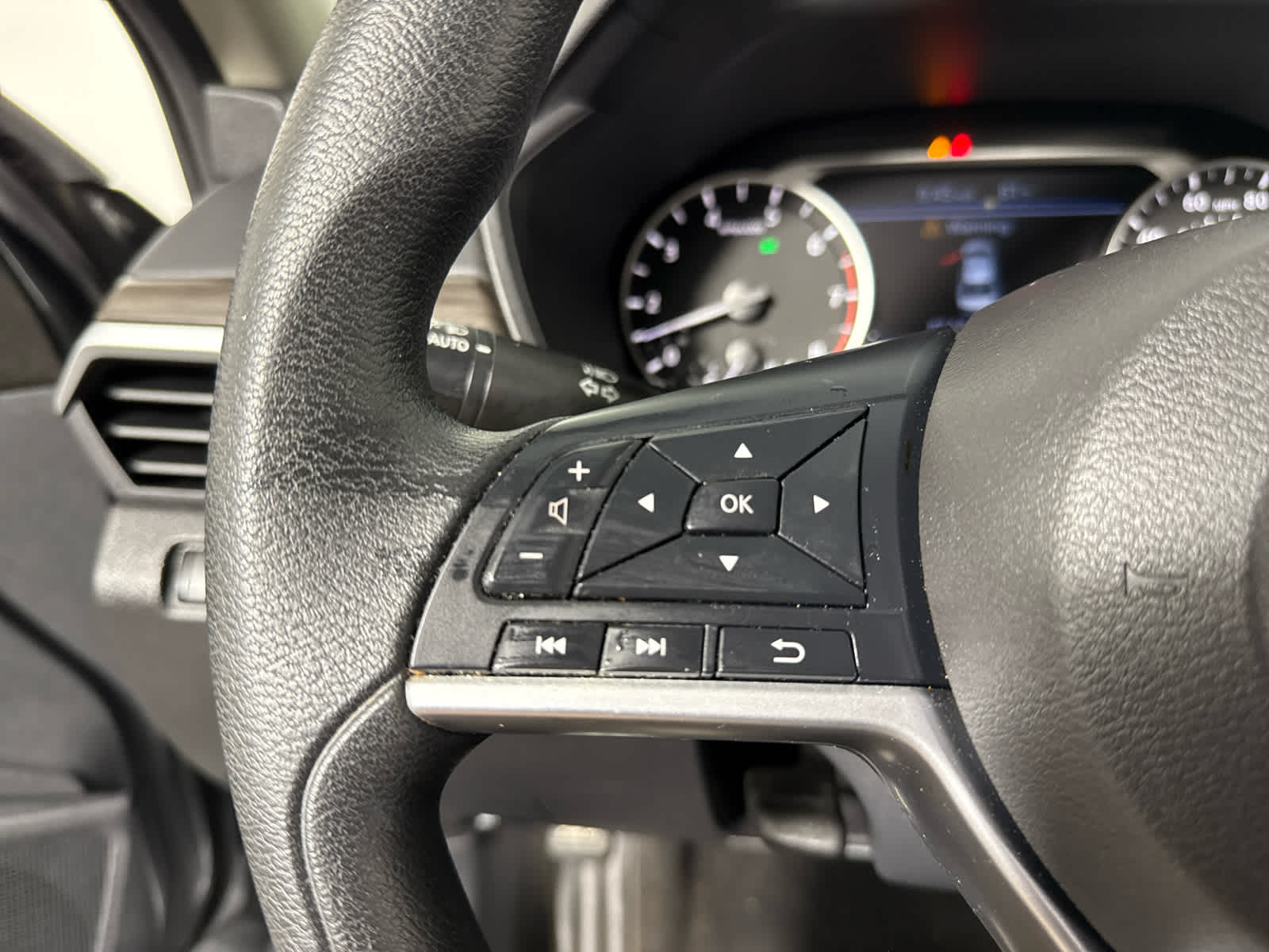 2023 Nissan Altima 2.5 SV photo 29