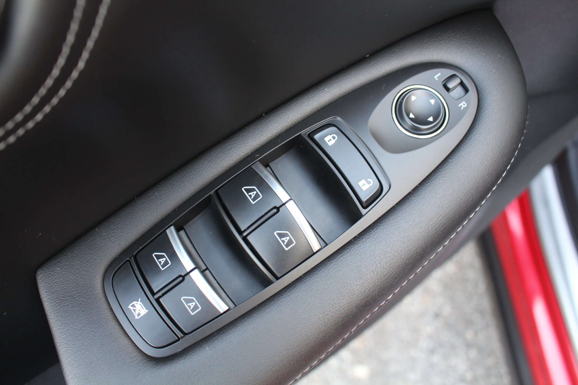 2022 Infiniti QX55 Essential photo 12