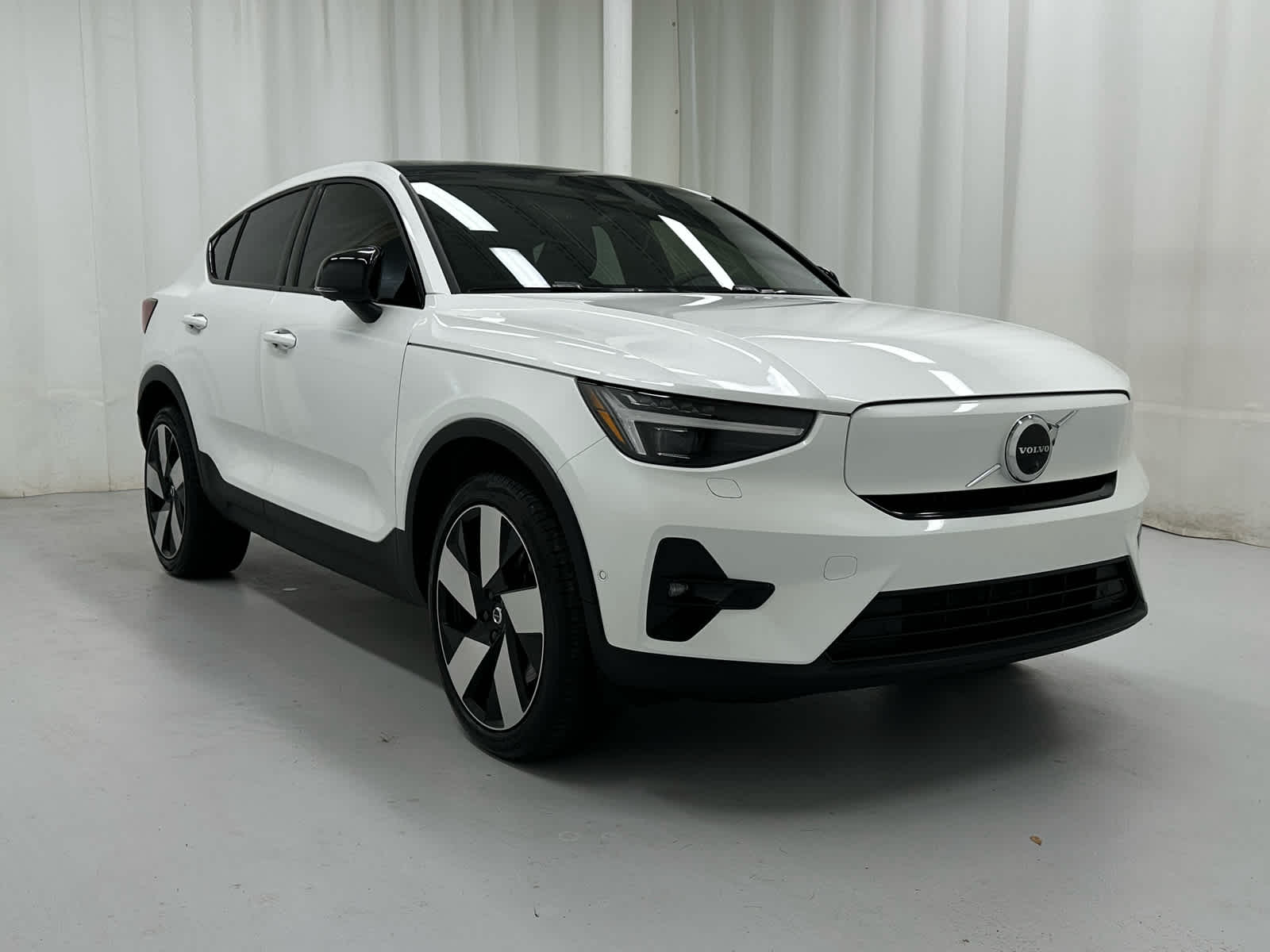 2023 Volvo C40 Ultimate's photo