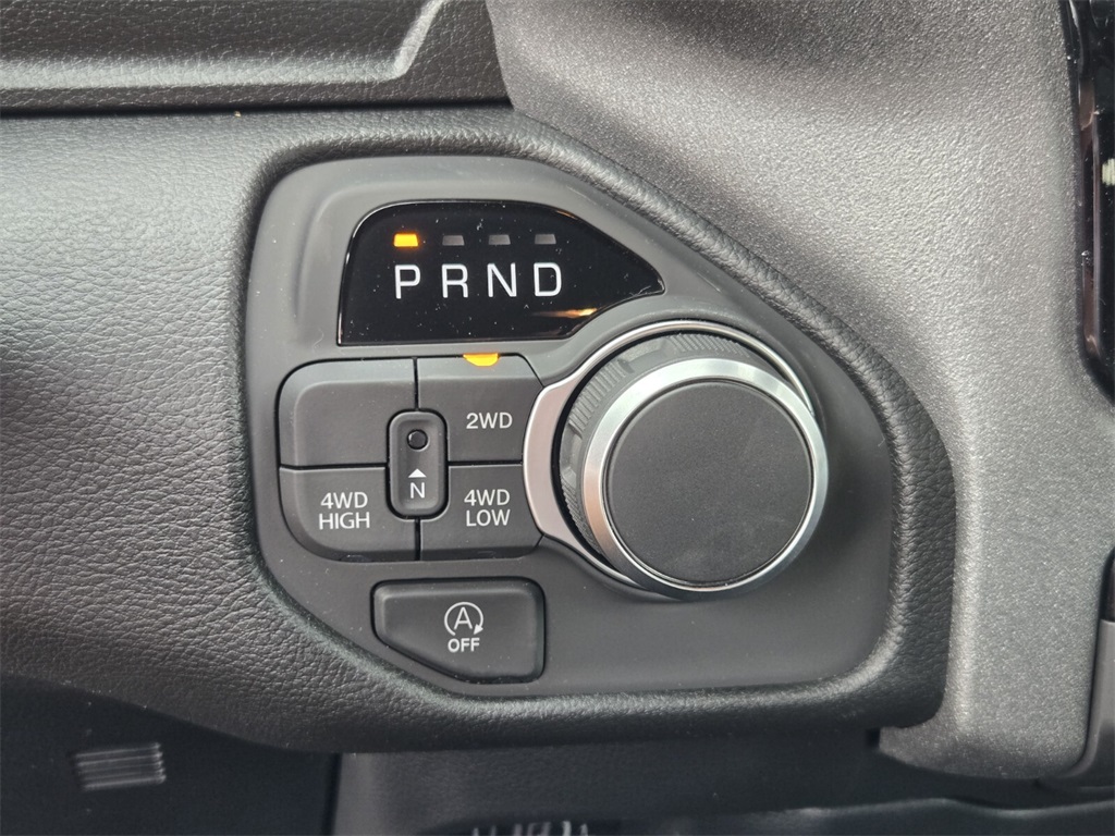 2025 Ram 1500 Tradesman photo 11