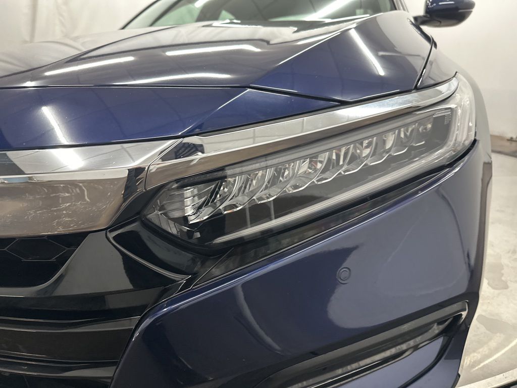 2018 Honda Accord Touring photo 22