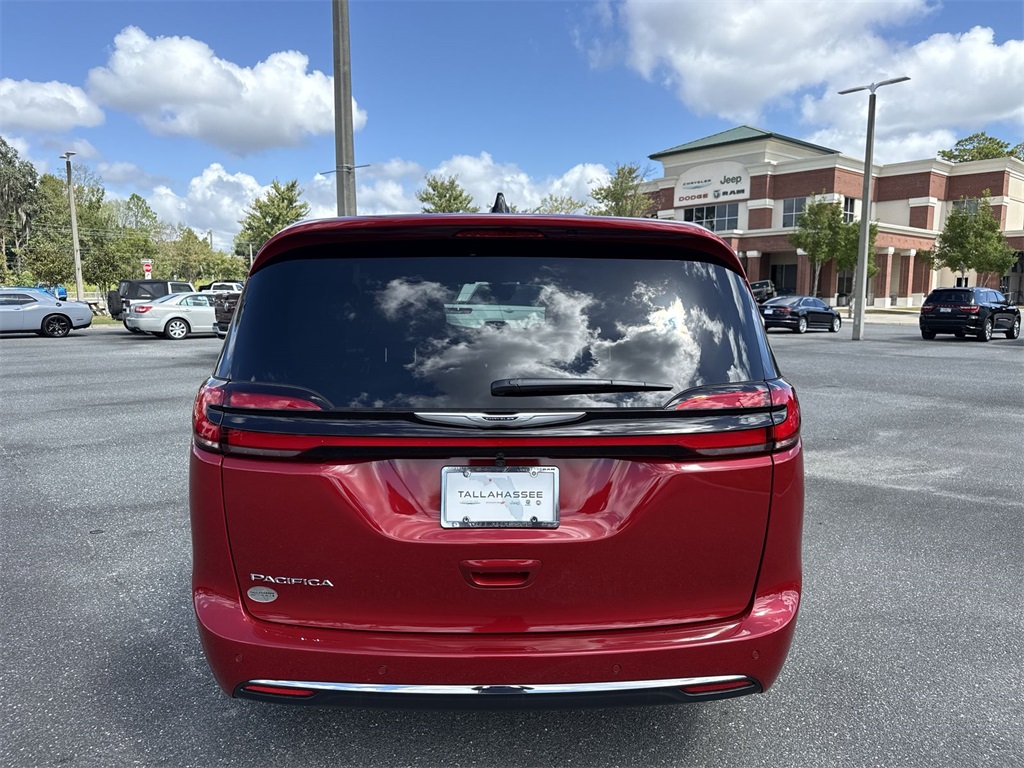 2026 Chrysler Pacifica photo 3