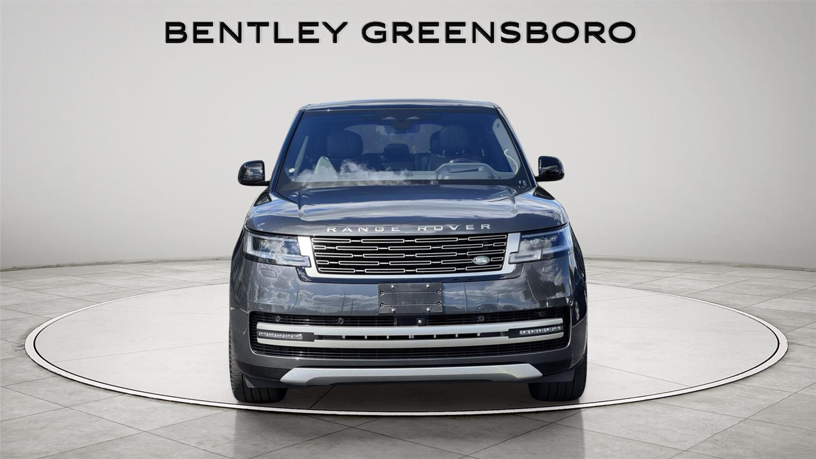 2023 Land Rover Range Rover SE photo 2