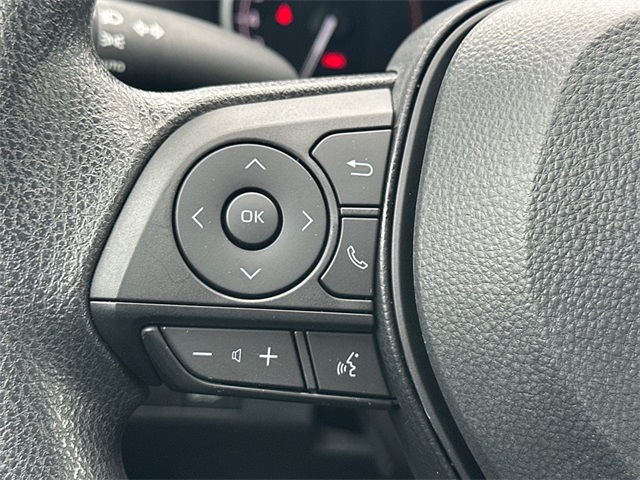 2024 Toyota RAV4 XLE photo 17