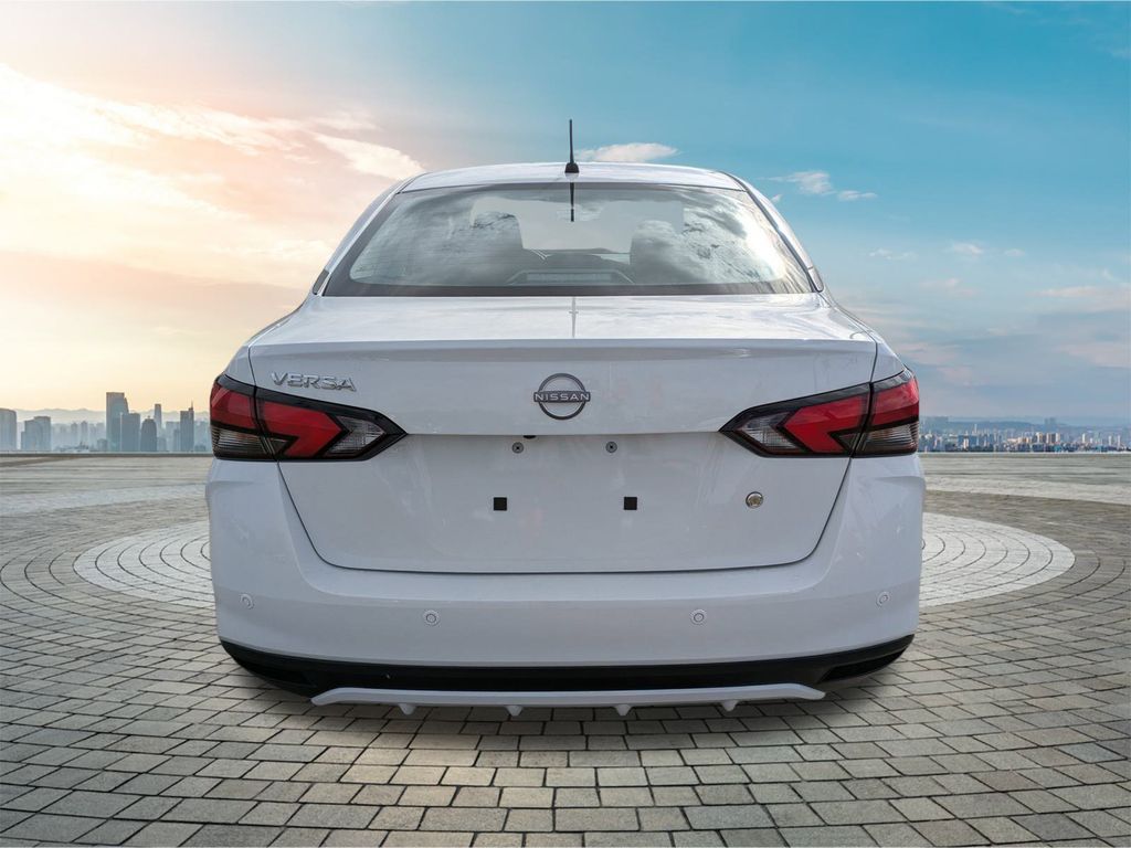 2025 Nissan Versa S photo 4