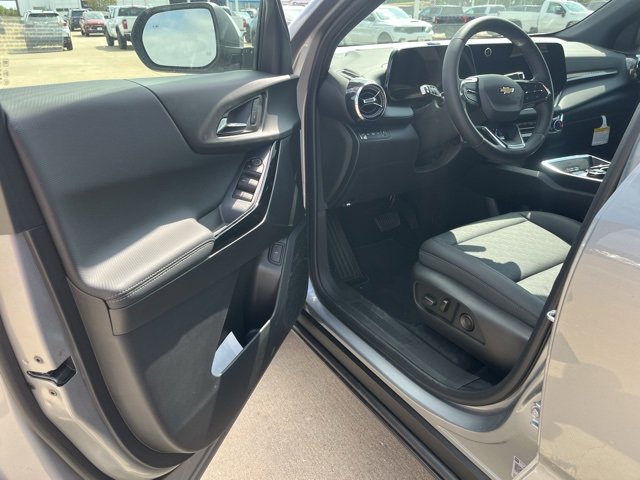 2026 Chevrolet Equinox LT photo 8
