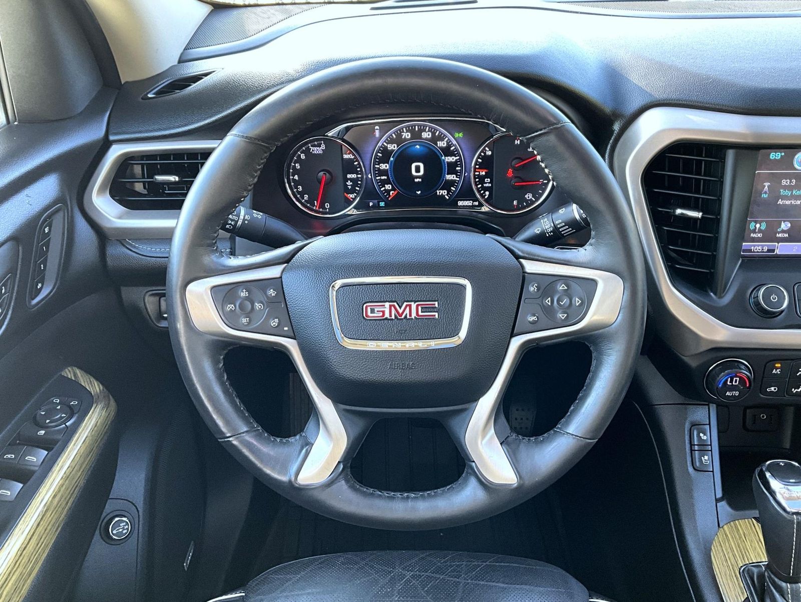 2017 Gmc Acadia Denali photo 9