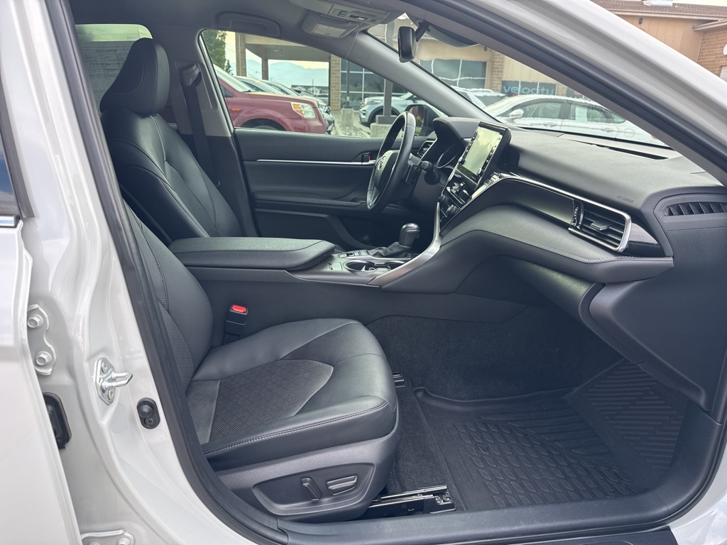 2022 Toyota Camry XSE photo 19