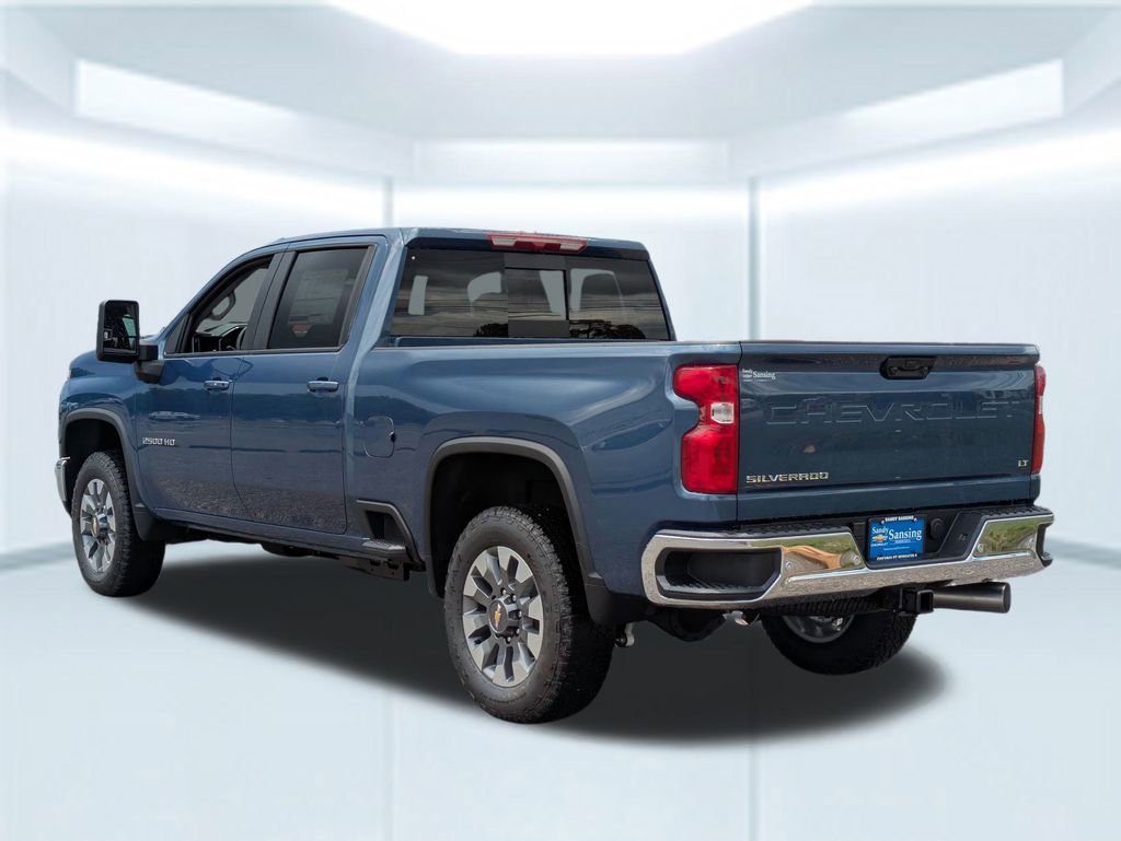 2025 Chevrolet Silverado 2500HD LT photo 3