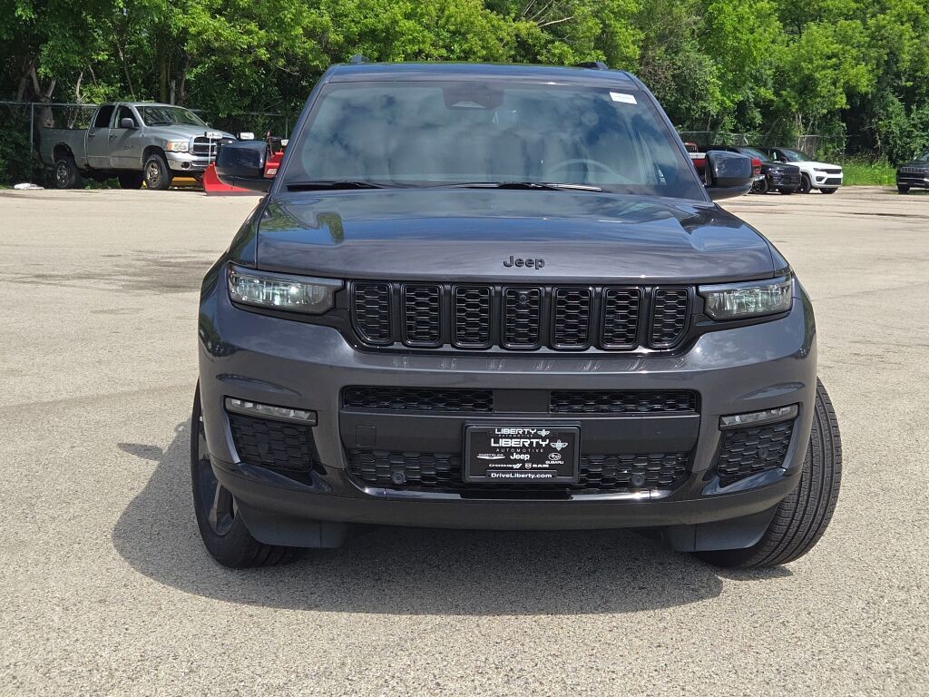 2025 Jeep Grand Cherokee Limited photo 4