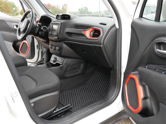 2020 Jeep Renegade Sport photo 15