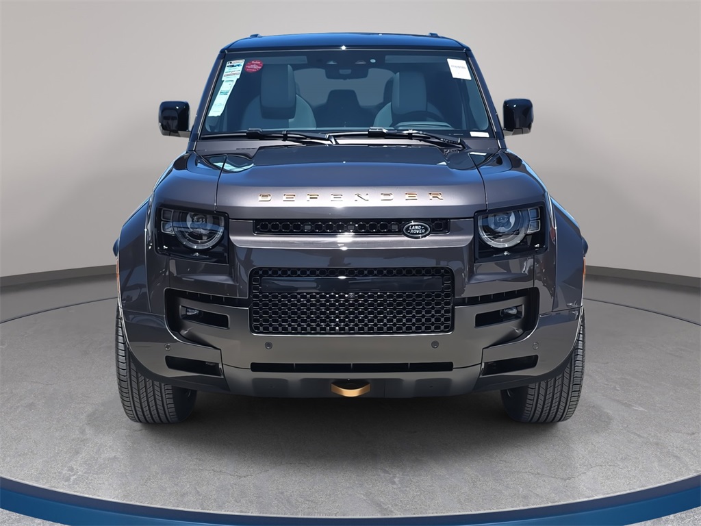 2025 Land Rover Defender 110 V8 photo 2