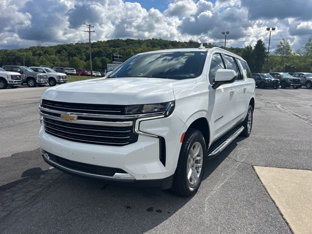 2023 Chevrolet Suburban LT photo 8