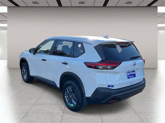 2021 Nissan Rogue S photo 2