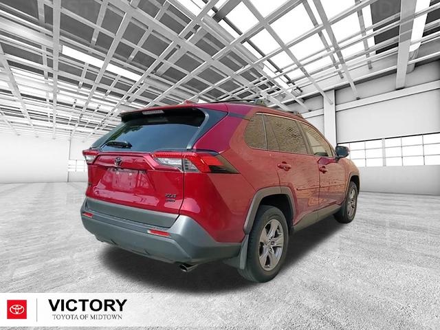 2023 Toyota RAV4 XLE photo 3