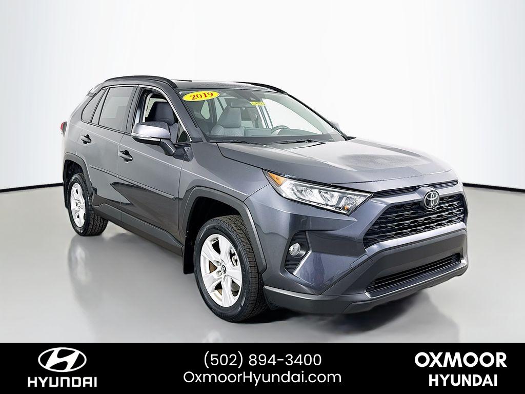 2019 Toyota RAV4 XLE's photo