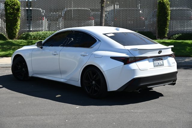2021 Lexus IS 300 photo 4