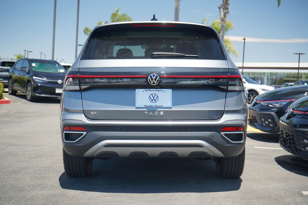 2025 Volkswagen Taos SE photo 3