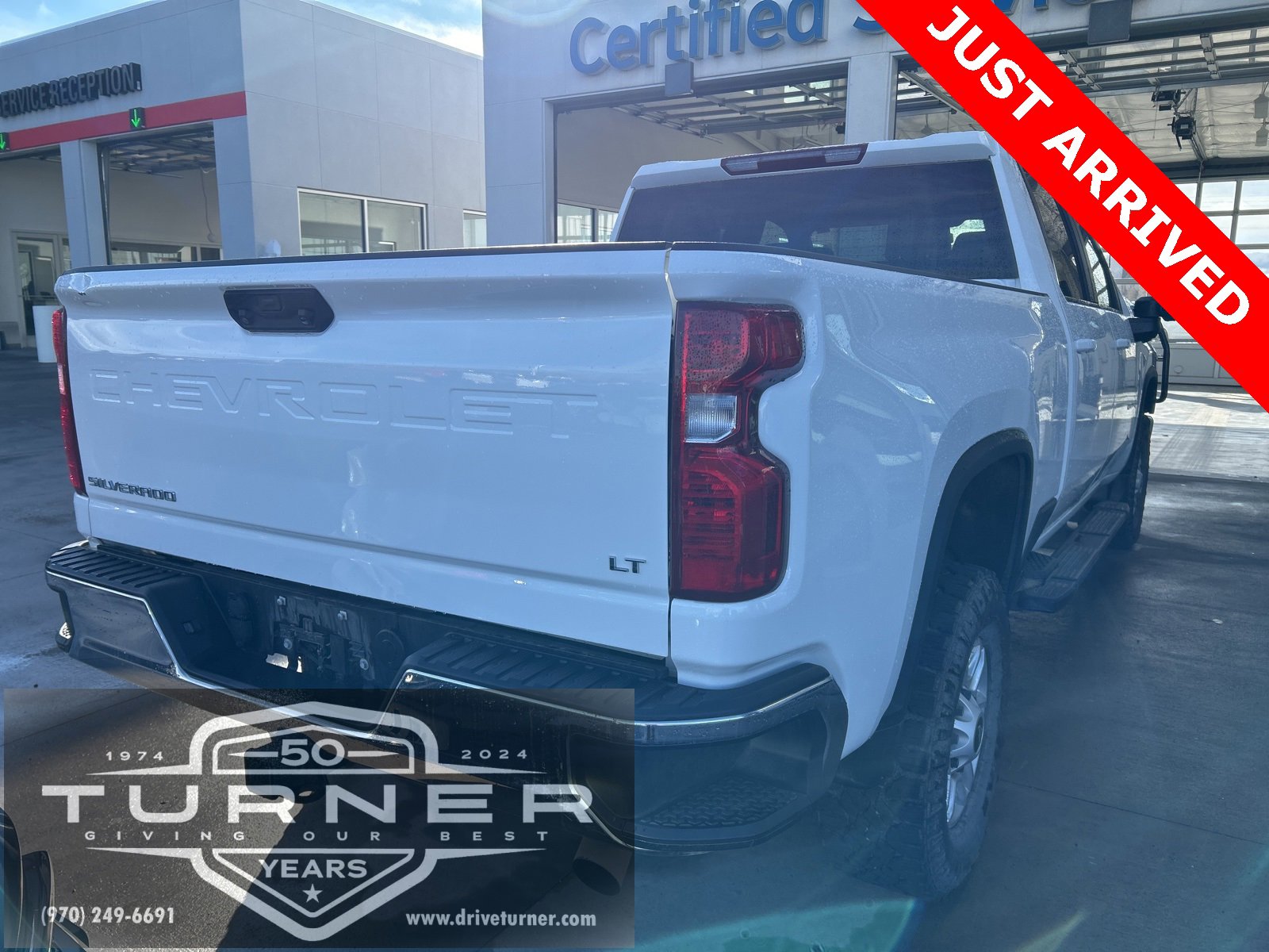 2023 Chevrolet Silverado 2500HD LT photo 2